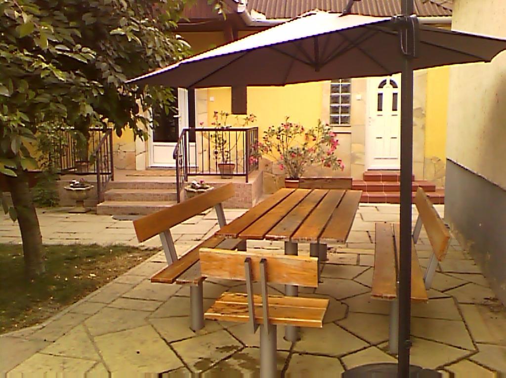 Apartman Sas 6 Daire Hajdúszoboszló Oda fotoğraf