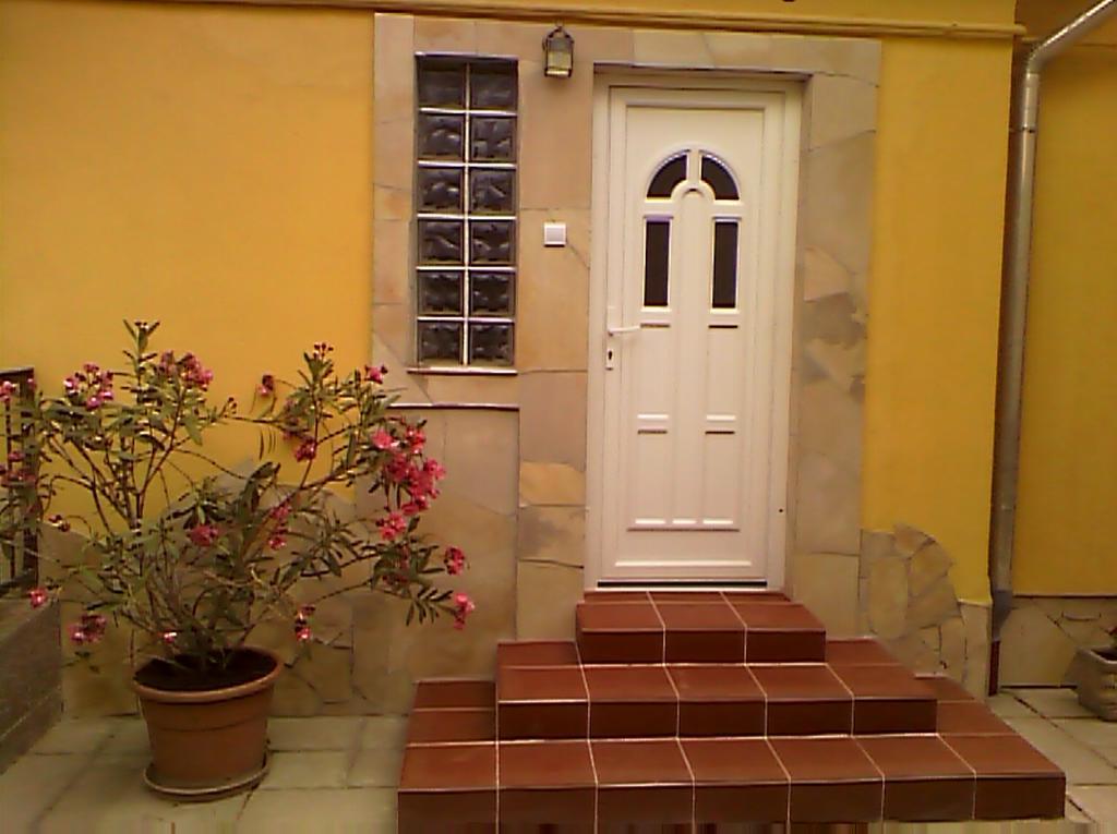 Apartman Sas 6 Daire Hajdúszoboszló Oda fotoğraf